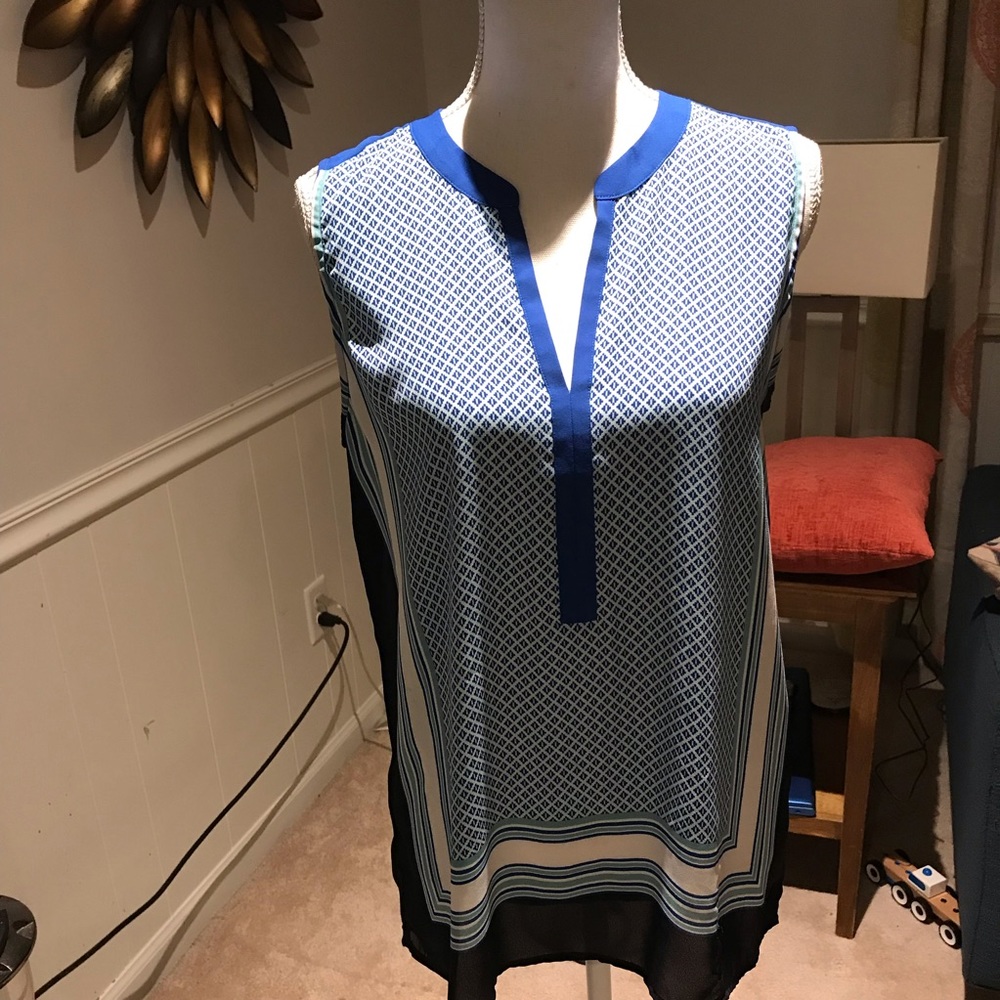 Ann Taylor loft sleeveless blouse. Size M